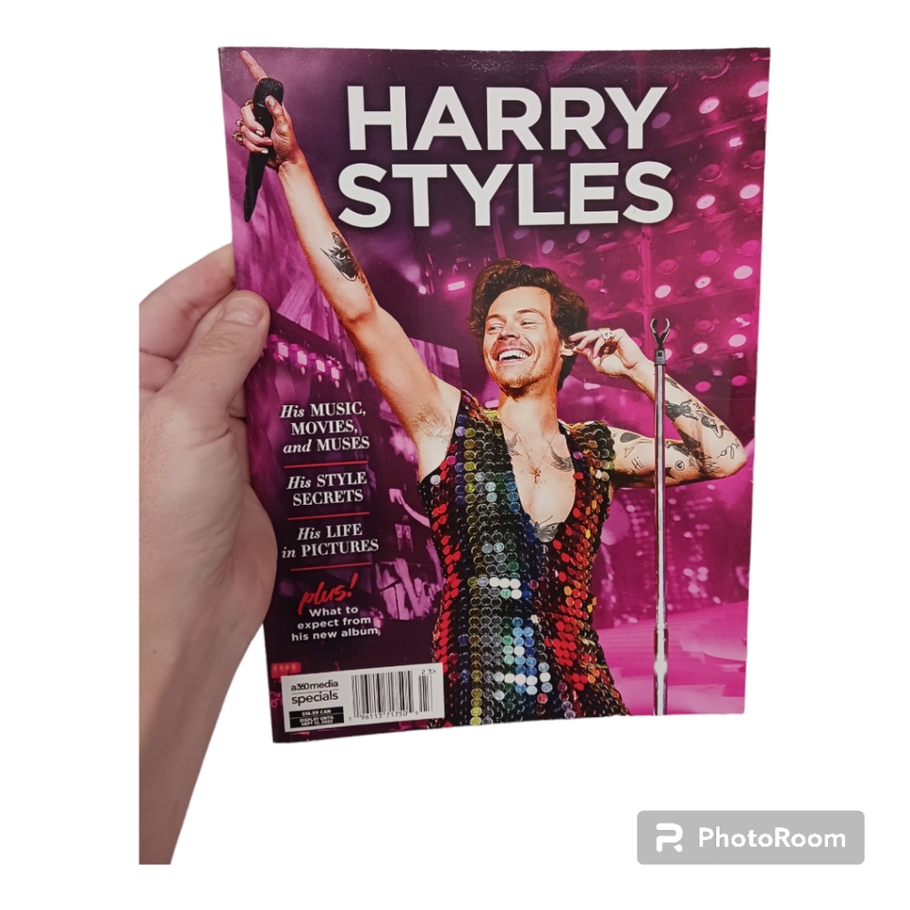 Harry Styles glossy fan book magazine all about Harry
